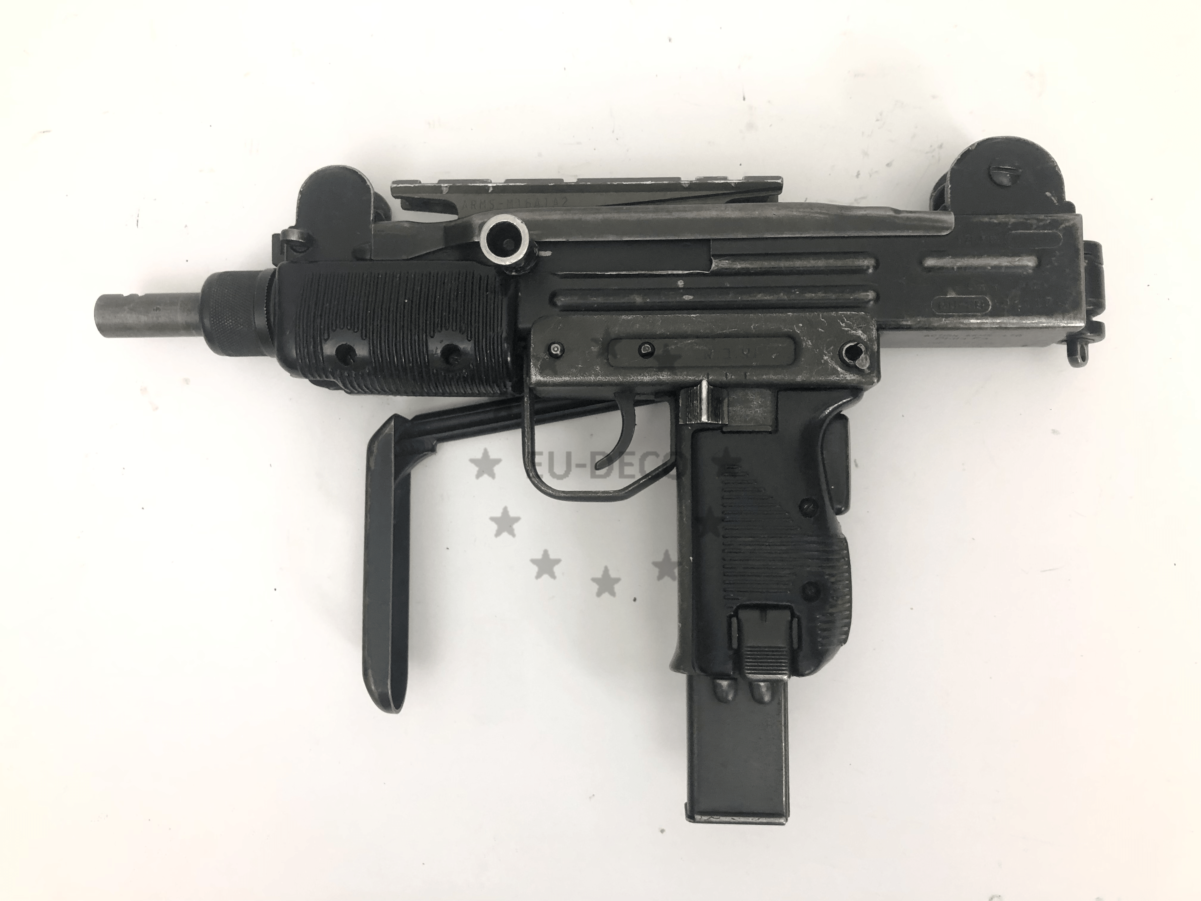 Bijzondere EU DECO onklaar gemaakte MINI UZI met grendel links en Picatinny rail.