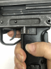 Especial EU DECO MINI UZI sem segurança com trinco à esquerda e calha Picatinny.
