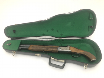 Espingarda de cano duplo de cano serrado / pistola de carruagem em estojo de violino.