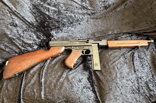 EU DECO gedeactiveerde Thompson A1 1942