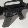 Colt M16 A1, de acordo com as regras DECO da UE, espingarda de assalto militar americana desactivada. Completa com bipé amovível e certificado.