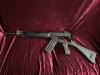 Carabina de assalto Beretta AR70/223 totalmente automática com suporte de arma em EU DECO.