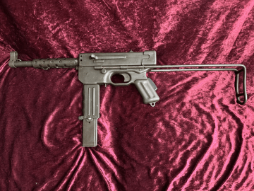 Subfusil MAT 49 sin montar según las directrices DECO de la UE. Solo uno disponible.