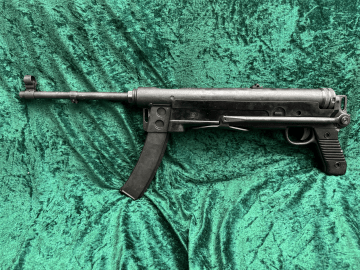 M56 machinepistool in EU DECO. Een MP40 copy? 