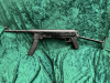 Pistola mitragliatrice M56 in EU DECO. Una copia dell'MP40?