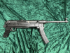 Pistola mitragliatrice M56 in EU DECO. Una copia dell'MP40?